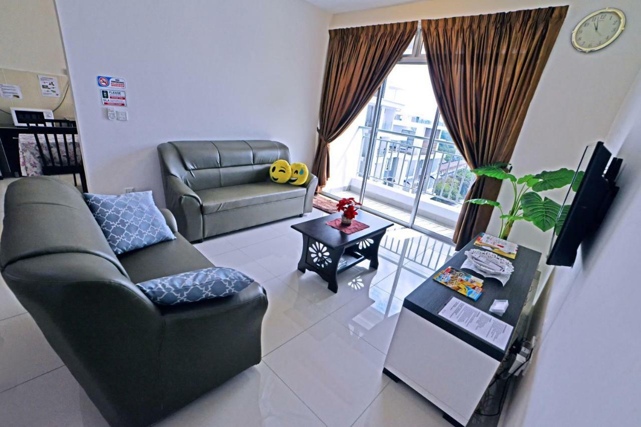 Hits Homestay Bayan Lepas Eksteriør billede